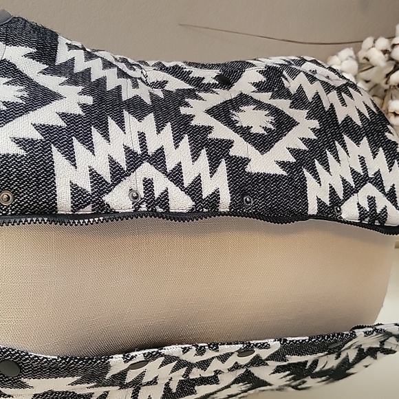 Reflex Southwest Design Zip Up Vest - Picture 3 of 6